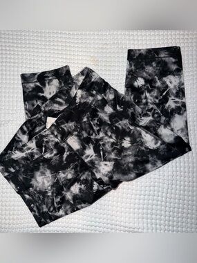 Under Armour Black & White Tie-Dye Capris